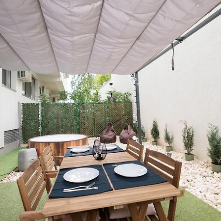 Appartement Downtown Hidden Garden With Jacuzzi In Bucarest Extérieur photo