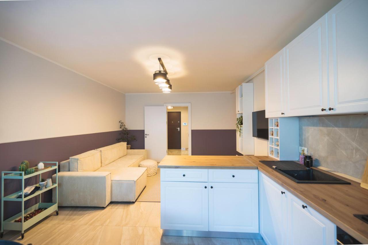 Appartement Downtown Hidden Garden With Jacuzzi In Bucarest Extérieur photo