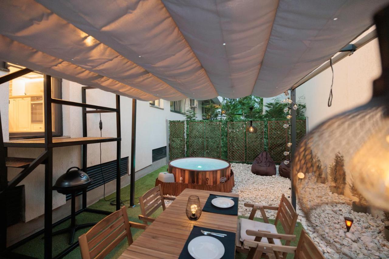 Appartement Downtown Hidden Garden With Jacuzzi In Bucarest Extérieur photo