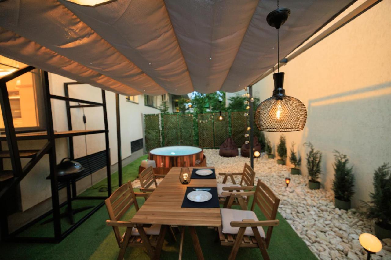 Appartement Downtown Hidden Garden With Jacuzzi In Bucarest Extérieur photo