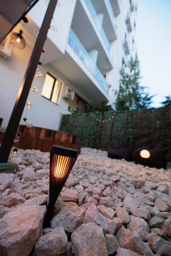 Appartement Downtown Hidden Garden With Jacuzzi In Bucarest Extérieur photo